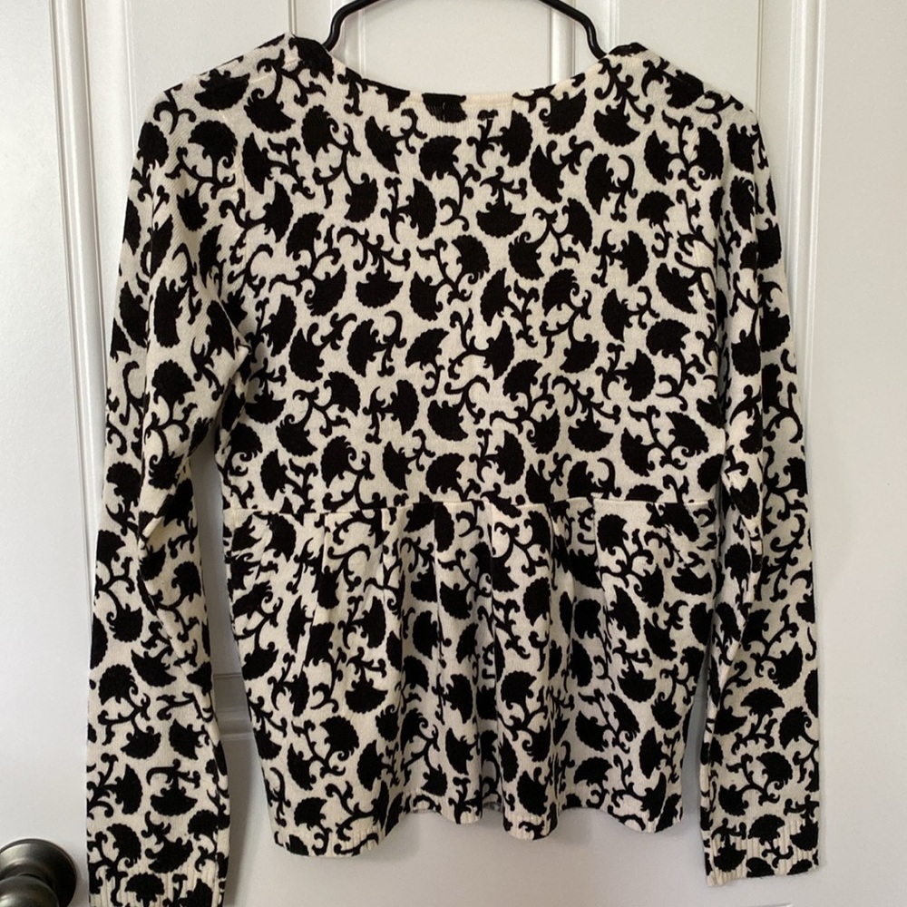 Delia’s sweater - Picture 8 of 9